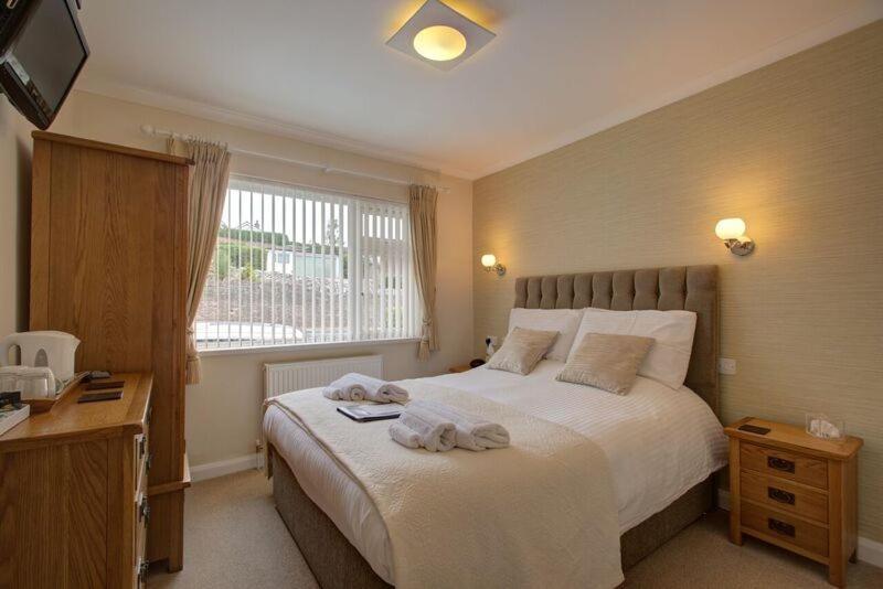 Fair Winds Guest House Brixham Eksteriør billede